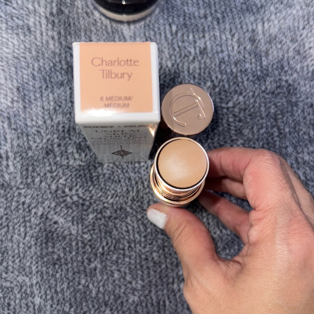 Charlotte Tilbury Unreal Skin Sheer Glow‎ Tint Foundation Stick 6 Medium